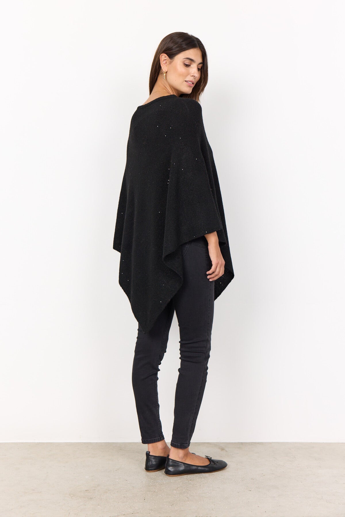 SC-NAGA 1 Poncho Black