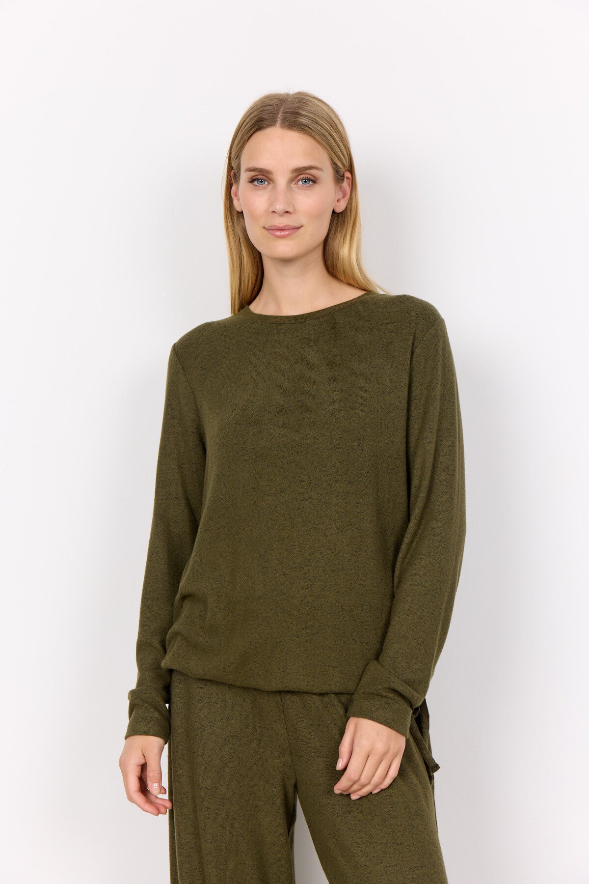 SC-BIARA 119 Blouse Olive