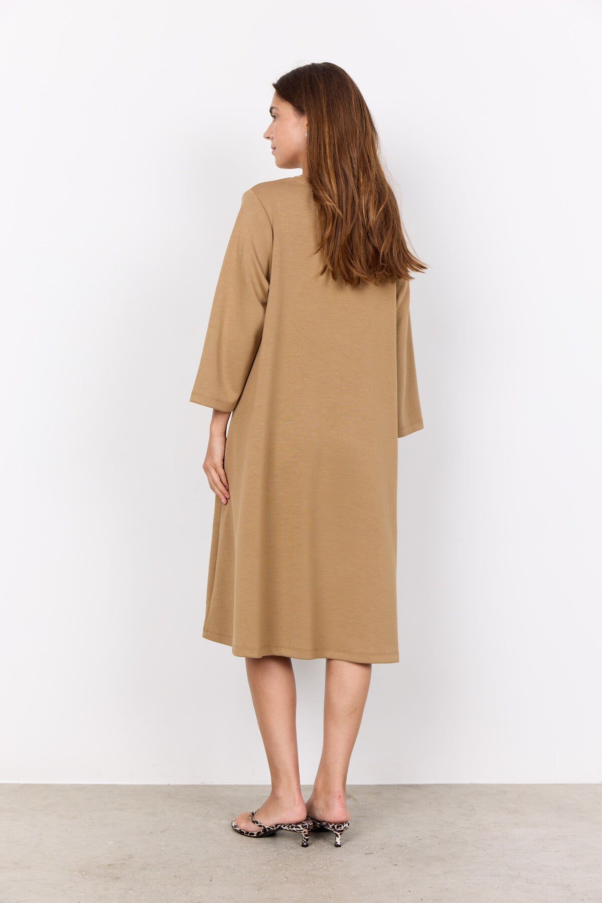 SC-BANU 155 Dress Camel