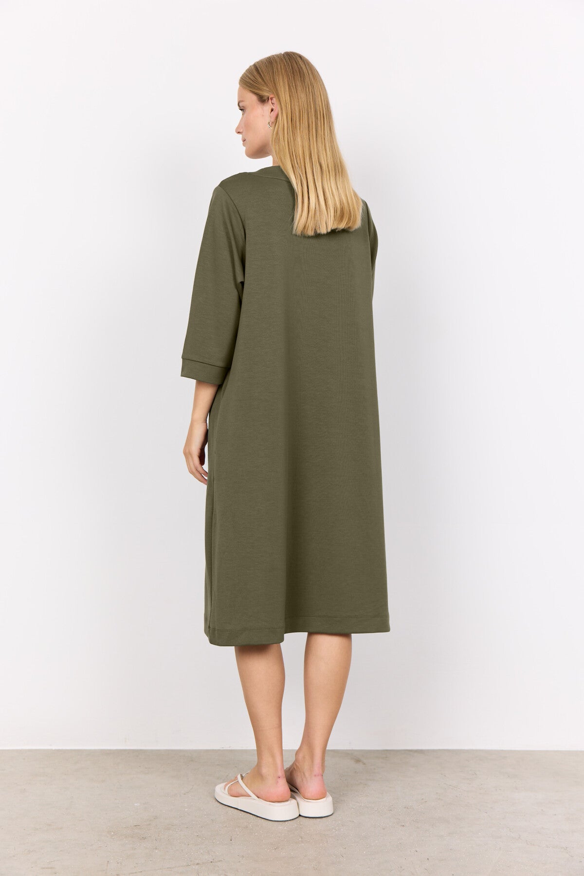 SC-BANU 197 Dress Olive