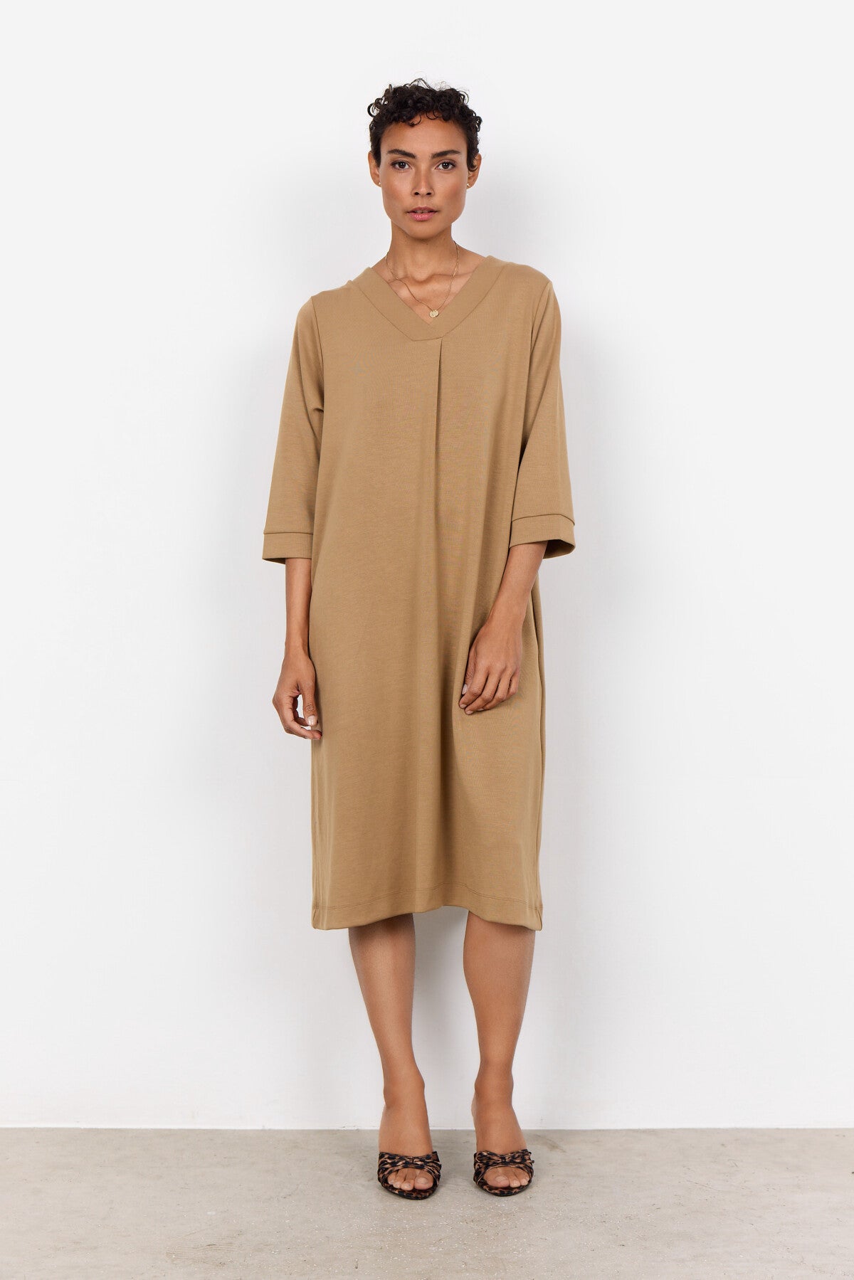 SC-BANU 197 Dress Camel