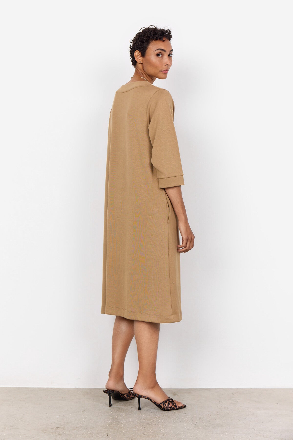 SC-BANU 197 Dress Camel