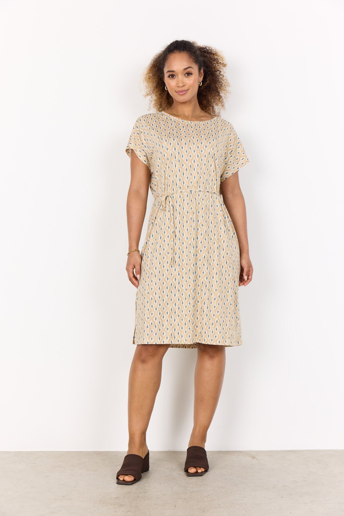 SC-FELICITY AOP 508 Dress Sand