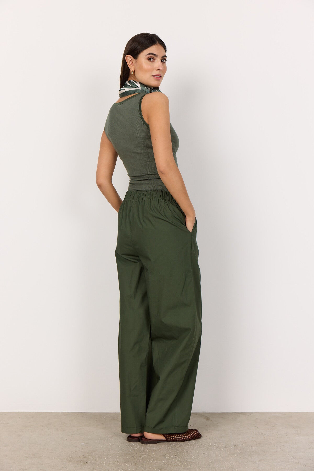 SC-RACHELLE 4-C Pants Dark green
